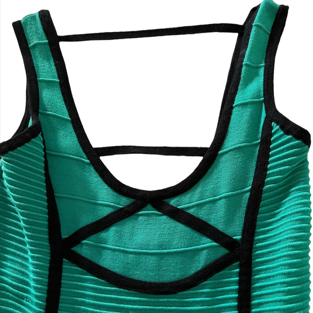 2B Bebe Gorgeous Green Bodycon Dress Size Medium. Great condition!